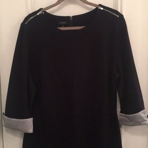 Adorable yet sophisticated navy cotton pique 3/4 sleeve dress. 3 season dress.